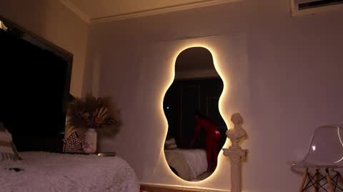 zoevidal_ online show from January 10, 2026, 12:07 pm