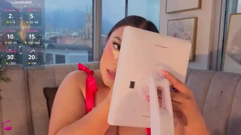 Snapshot of zoey_thommpson chatting on October 22, 2025, 7:35 pm zoey thommpson online show from October 22, 2025, 7:35 pm