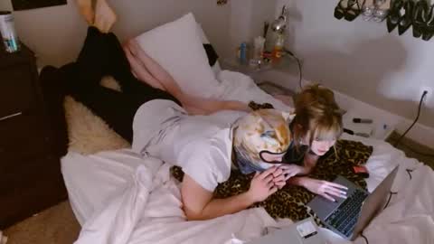 Snapshot of zoeyandgriff chatting on March 5, 2026, 6:20 am zoeyandgriff online show from March 5, 2026, 6:20 am