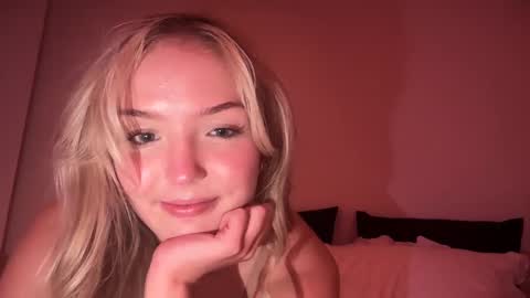 Snapshot of zoeyblair chatting on October 8, 2025, 12:19 am zoeyblair online show from October 8, 2025, 12:19 am