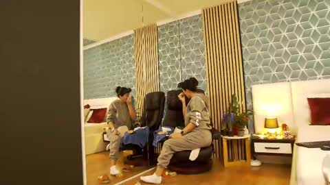 Zoey online show from February 28, 2025, 4:20 pm