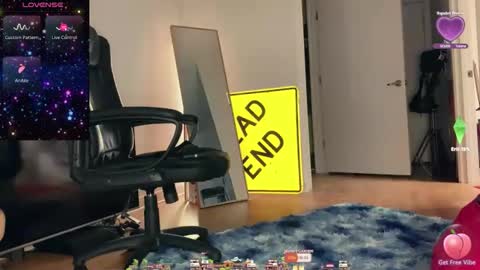 Snapshot of zoeymonroe chatting on October 15, 2025, 9:26 pm zoeymonroe online show from October 15, 2025, 9:26 pm