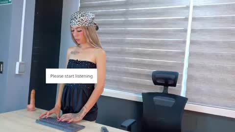 Zoey online show from May 3, 2026, 1:06 pm