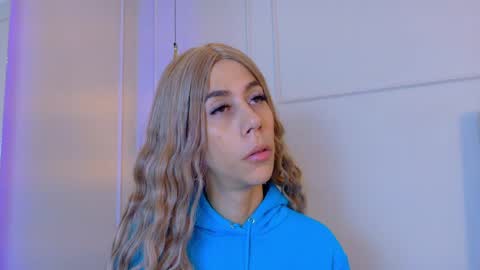 Zoey online show from May 12, 2026, 11:29 am