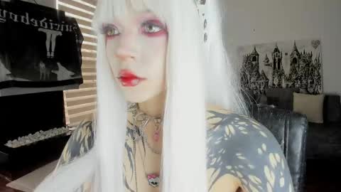 Snapshot of zombieeporcelainex chatting on March 25, 2026, 7:09 pm SOPHIE online show from March 25, 2026, 7:09 pm