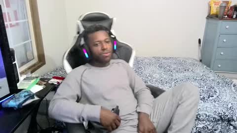 zoneingout online show from December 26, 2024, 9:26 pm