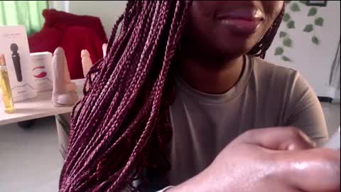 Snapshot of zooee_p chatting on February 18, 2026, 3:41 pm Zooe online show from February 18, 2026, 3:41 pm