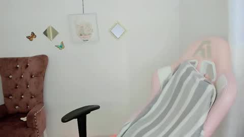 Alicie online show from November 24, 2025, 12:49 pm