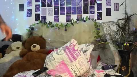 Snapshot of zoren333 chatting on January 7, 2026, 12:57 am ZOREN online show from January 7, 2026, 12:57 am