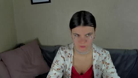 Snapshot of zorianaa_ chatting on November 30, 2025, 9:19 pm Zoriana online show from November 30, 2025, 9:19 pm