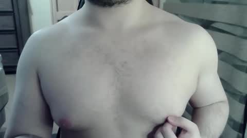 Snapshot of zorrito_himbo chatting on May 26, 2026, 7:15 am Himbo fox online show from May 26, 2026, 7:15 am