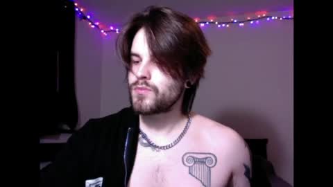 zorvello_83 online show from April 9, 2026, 5:18 pm