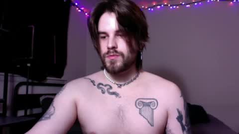 zorvello_83 online show from April 21, 2026, 7:17 pm