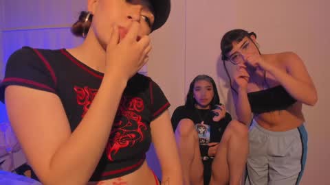 Snapshot of zowi_hottiee chatting on December 11, 2024, 6:14 am cintya kors online show from December 11, 2024, 6:14 am