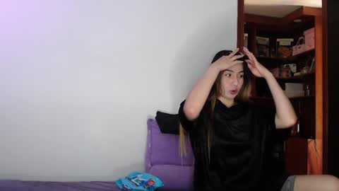 zpzphot online show from November 17, 2025, 7:41 pm