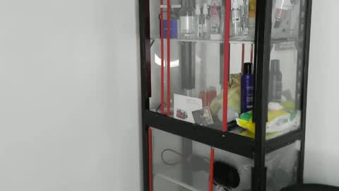 zulemapiel online show from April 9, 2026, 1:49 am