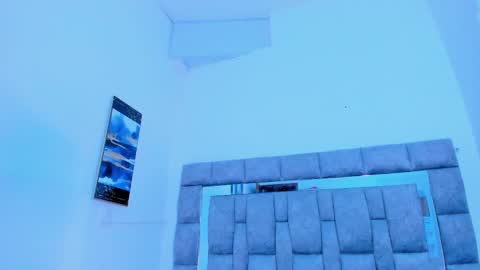 Zuly  online show from February 22, 2025, 10:09 pm