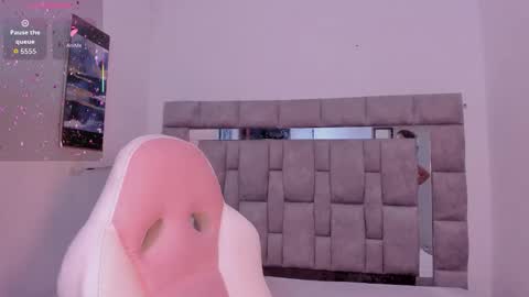 Zuly  online show from September 29, 2025, 12:10 pm