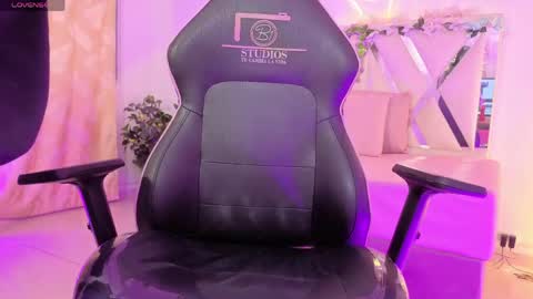 Snapshot of zury_tay chatting on June 4, 2026, 11:38 am ZURY online show from June 4, 2026, 11:38 am