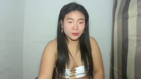 sweet lylia online show from October 19, 2025, 7:36 pm