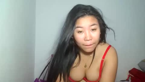 sweet lylia online show from December 15, 2025, 7:34 am