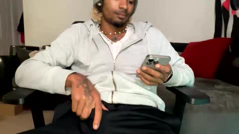 mixedtwinklol online show from November 11, 2025, 9:31 am