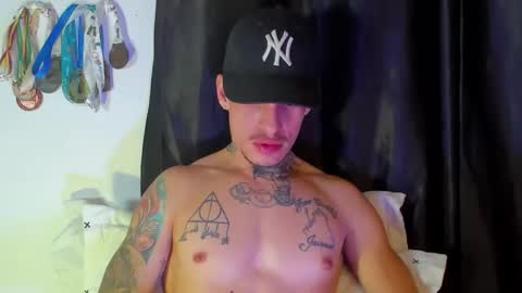 Snapshot of zyongarcia2020 chatting on January 18, 2025, 5:04 pm zyon garcia online show from January 18, 2025, 5:04 pm