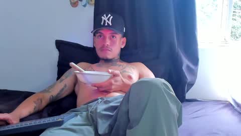 Snapshot of zyongarcia2020 chatting on October 23, 2025, 5:12 pm zyon garcia online show from October 23, 2025, 5:12 pm