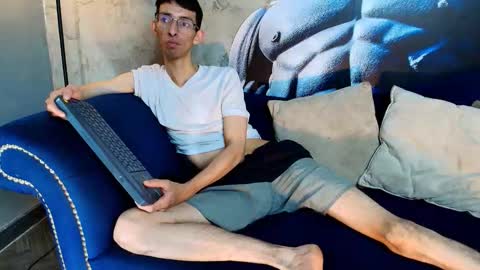 Zyro Nigth online show from November 24, 2025, 10:42 pm