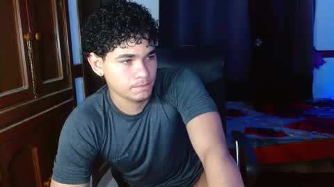 Snapshot of zyrosxk chatting on February 2, 2026, 6:23 am antonio felipe online show from February 2, 2026, 6:23 am