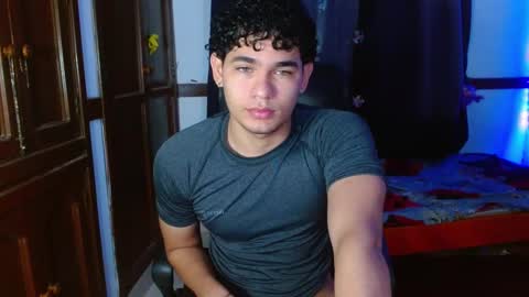 Snapshot of zyrosxk chatting on February 13, 2026, 12:56 pm antonio felipe online show from February 13, 2026, 12:56 pm