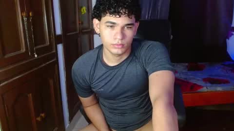 Snapshot of zyrosxk chatting on February 20, 2026, 1:22 pm antonio felipe online show from February 20, 2026, 1:22 pm