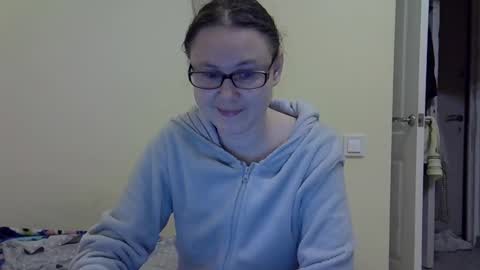 Snapshot of zyuhre chatting on December 1, 2025, 8:47 pm Zyuhre online show from December 1, 2025, 8:47 pm