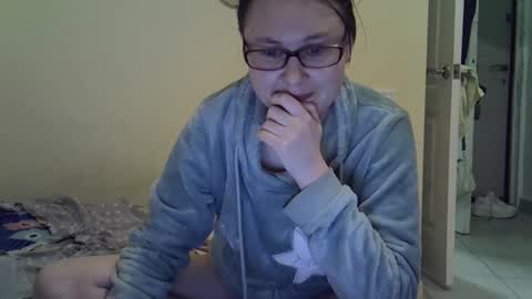 Snapshot of zyuhre chatting on December 16, 2025, 2:11 pm Zyuhre online show from December 16, 2025, 2:11 pm