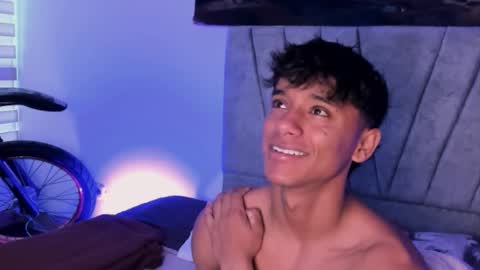 zyzz_1812 online show from October 22, 2025, 4:18 pm