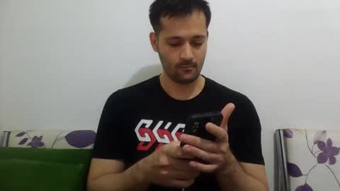 Snapshot of zzzzzzz41 chatting on April 9, 2026, 12:32 pm zzzzzzz41 online show from April 9, 2026, 12:32 pm