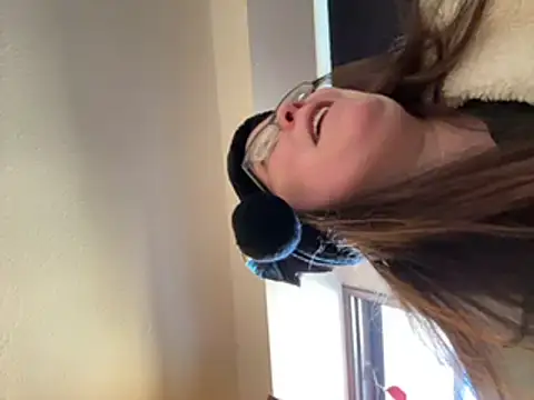 LacieStar online show from December 1, 2024, 5:57 pm