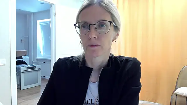 angelmommu online show from October 12, 2025, 6:45 am