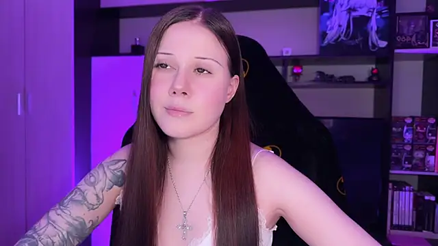 Snapshot of jasminevine chatting on March 7, 2026, 8:33 am jasminevine online show from March 7, 2026, 8:33 am