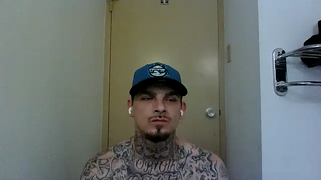 Snapshot of DADDY_KANE8--- chatting on January 11, 2025, 10:40 pm DADDY KANE8--- online show from January 11, 2025, 10:40 pm