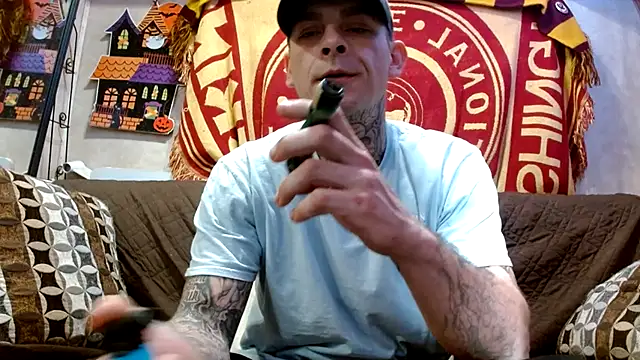 Snapshot of DADDY_KANE8--- chatting on February 3, 2025, 8:13 pm DADDY KANE8--- online show from February 3, 2025, 8:13 pm