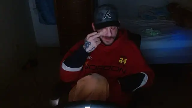 Snapshot of DADDY_KANE8--- chatting on December 17, 2025, 11:44 pm DADDY KANE8--- online show from December 17, 2025, 11:44 pm