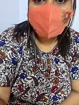 Snapshot of MOM-SUN-COUPLE chatting on March 18, 2026, 9:12 am MOM-SUN-COUPLE online show from March 18, 2026, 9:12 am