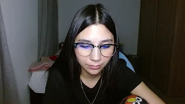 mia  lopez  online show from October 25, 2025, 3:36 am