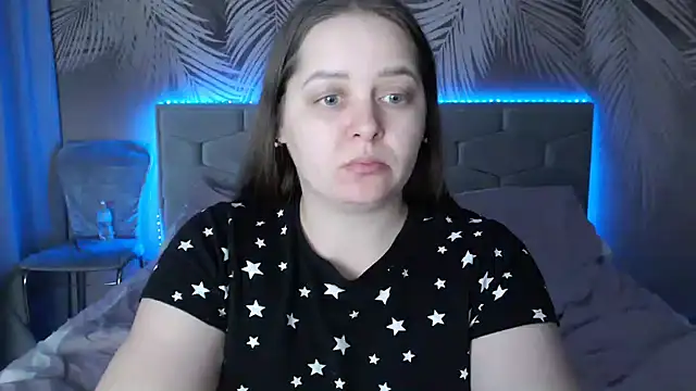 uliastar online show from February 3, 2025, 10:36 am