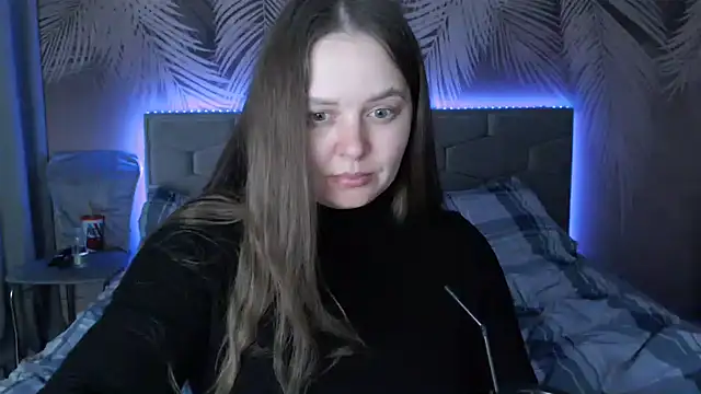 uliastar online show from February 28, 2025, 1:03 pm