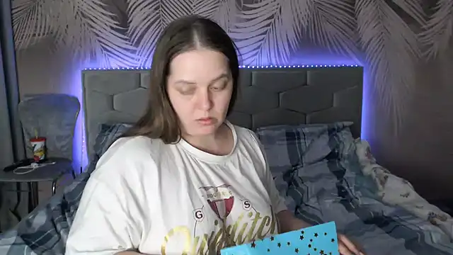 uliastar online show from March 4, 2025, 4:09 pm