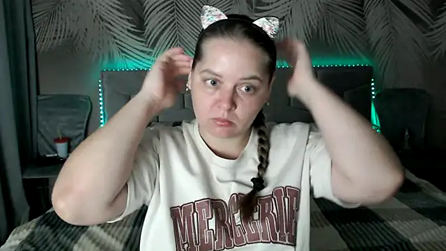 uliastar online show from September 23, 2025, 6:38 am