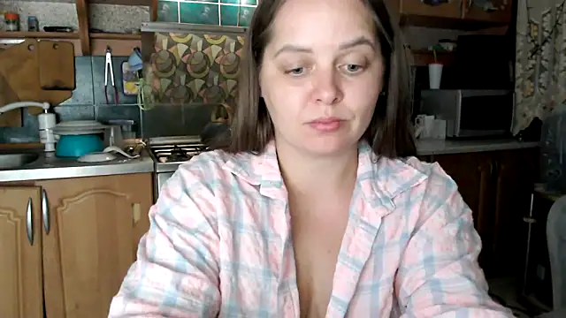 uliastar online show from October 14, 2025, 7:03 pm