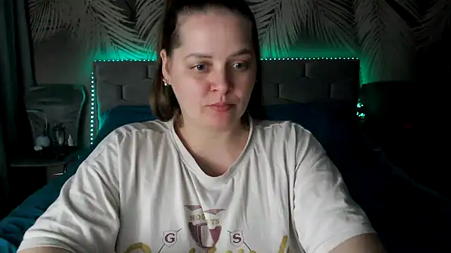 uliastar online show from April 11, 2026, 1:59 pm